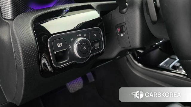 Mercedes-Benz A-Class W177 2023 Коричневый из Кореи, фото 5