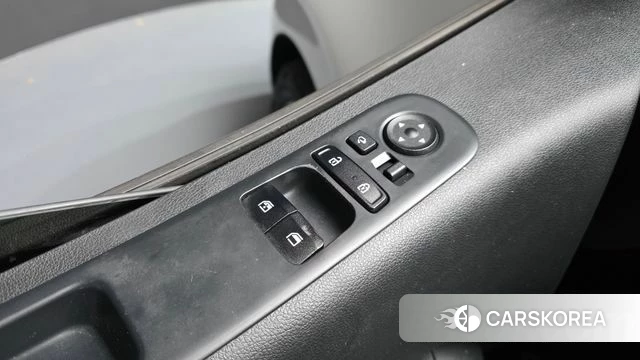 Hyundai Staria 2023 Белый из Кореи, фото 5