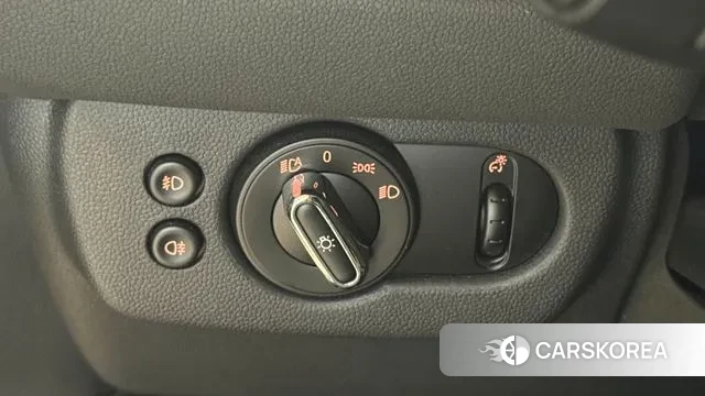 Mini Cooper Clubman 2021 Жемчужный цвет из Кореи, фото 5