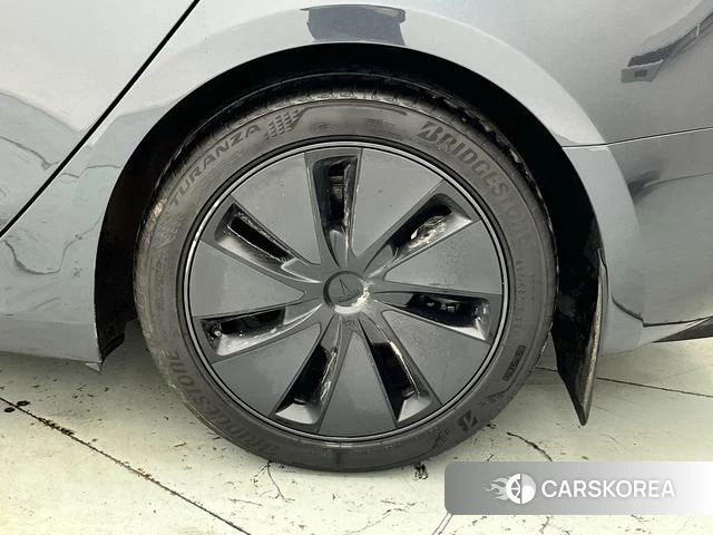 Tesla Model 3 2025 Темно-серый из Китая, фото 5