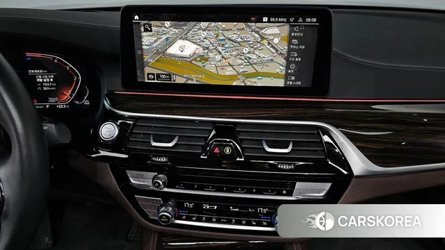 BMW 5 Series (G30) 2023 Черный из Кореи, фото 5