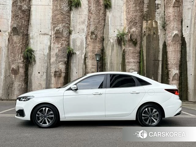 Ford Forrest 2022 Белый из Китая, фото 5