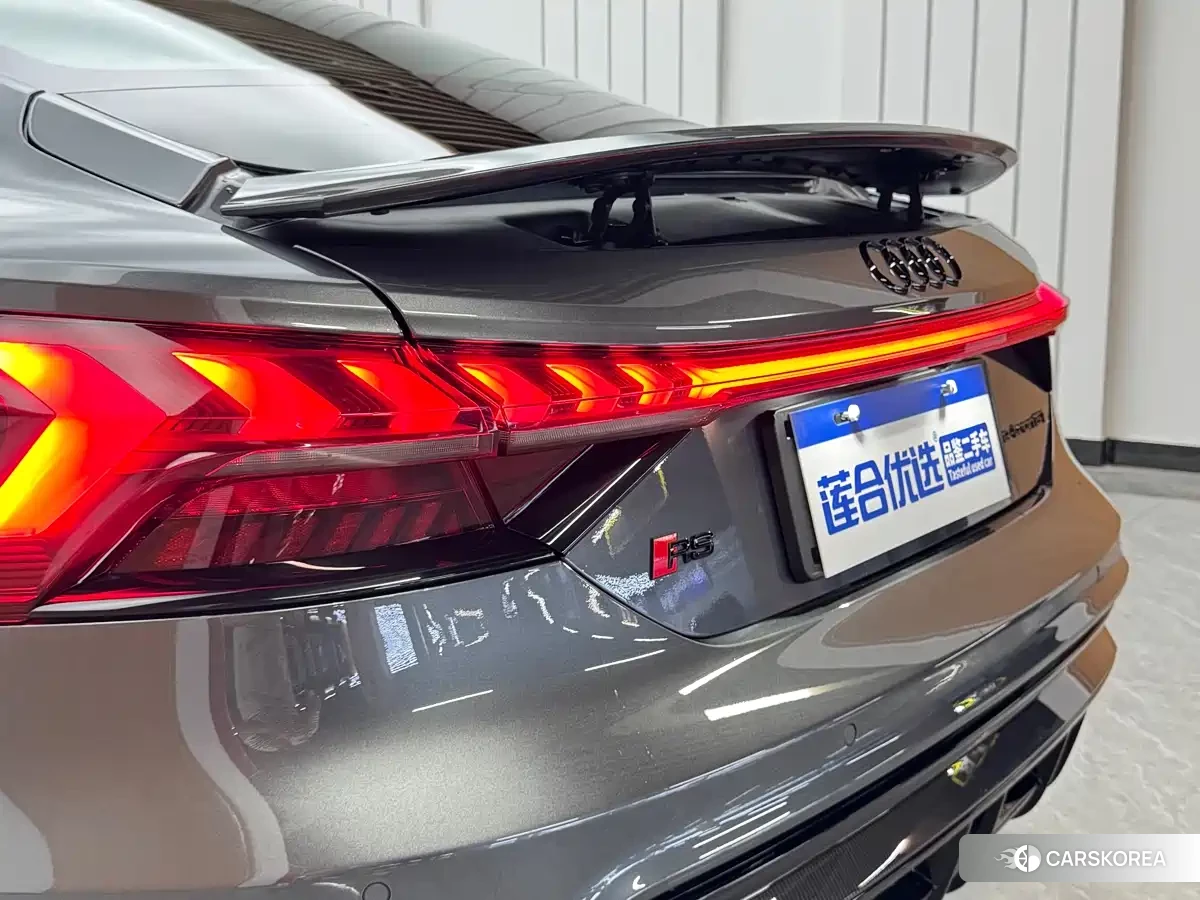Audi RS e-tron GT 2023 Silver/gray из Китая, фото 5