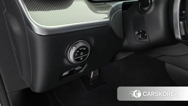 Mercedes-Benz C-Class W206 2024 Песочный из Кореи, фото 5