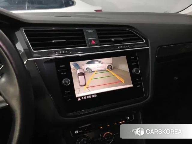 Volkswagen Tiguan second Generation 2018 Белый из Кореи, фото 5