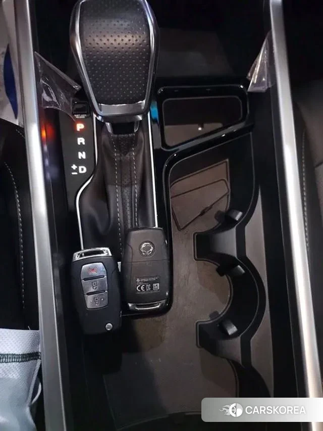 Ssangyong Torres 2023 Темно-зеленый из Кореи, фото 5