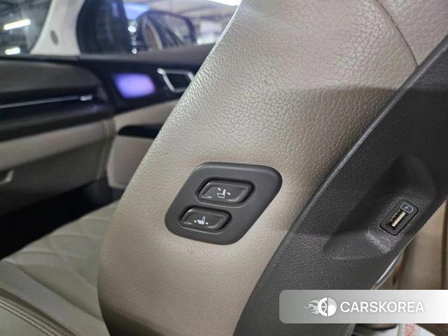 Kia Carnival 4th generation 2023 Черный из Кореи, фото 5