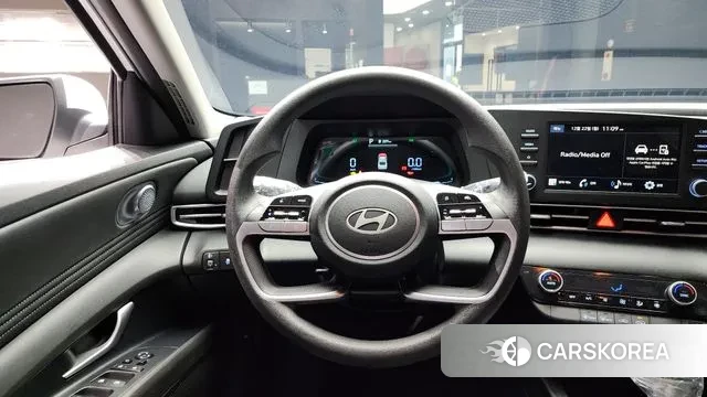 Hyundai The New Avante (CN7) 2023 Белый из Кореи, фото 5