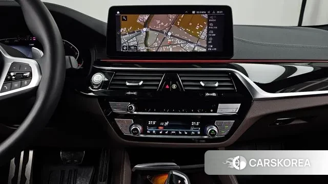 BMW 5 Series (G30) 2022 Белый из Кореи, фото 5