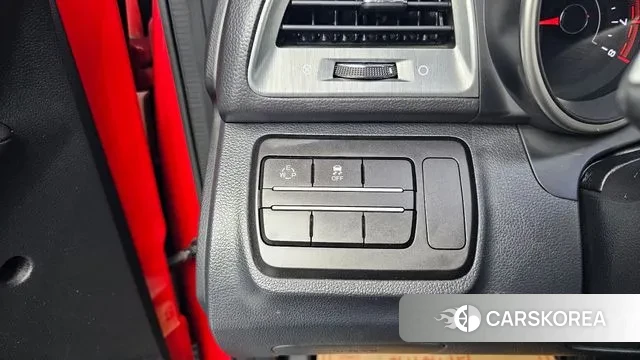 Ssangyong Tivoli Armor 2018 Красный из Кореи, фото 5