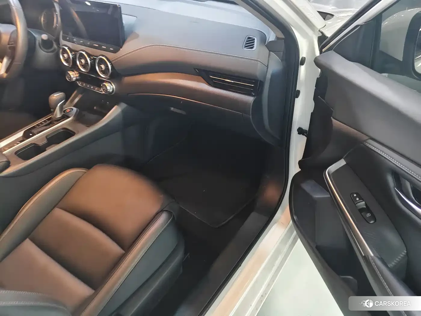 Nissan Sylphy 2025 Белый из Китая, фото 5