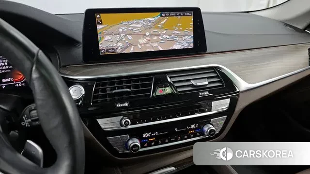 BMW 5 Series (G30) 2019 Белый из Кореи, фото 5