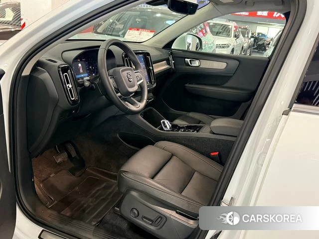 Volvo XC40 2024 Белый из Китая, фото 5