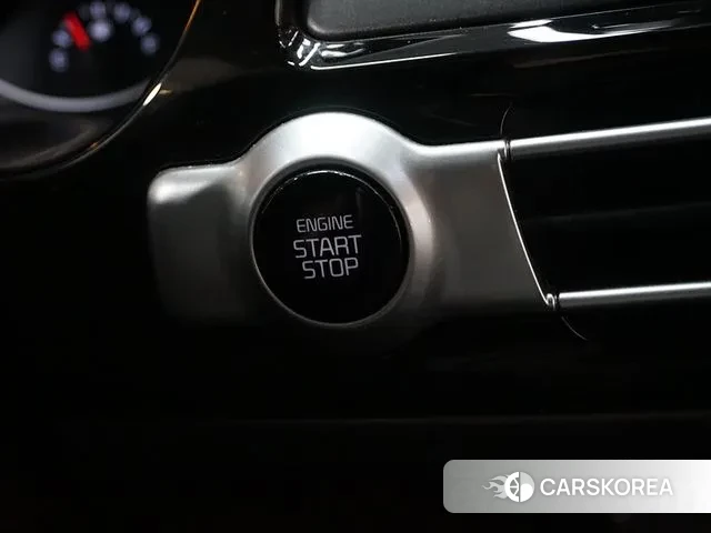 Kia Seltos 2020 Серебристо-серый из Кореи, фото 5