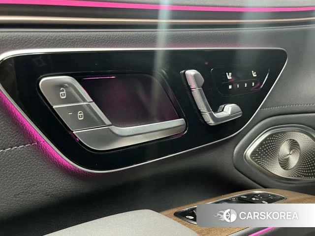 Mercedes-Benz EQS 2024 Серебристо-серый из Китая, фото 5