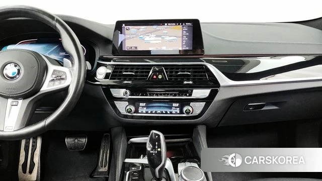 BMW 5 Series (G30) 2020 Белый из Кореи, фото 5