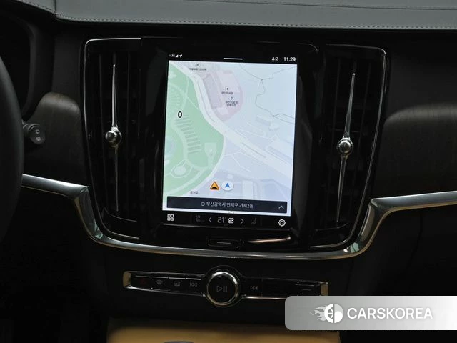 Volvo V90 Cross-Country 2023 Белый из Кореи, фото 5