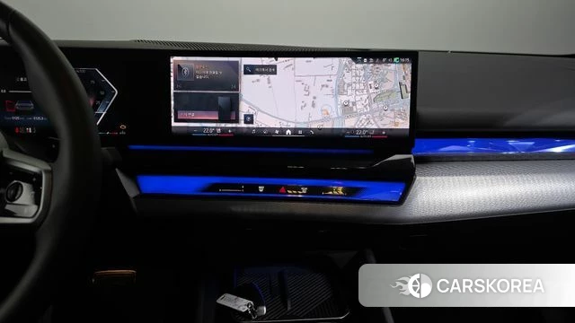 BMW 5 Series (G60) 2025 Цвет галактики из Кореи, фото 5