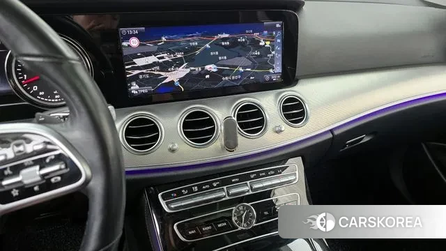 Mercedes-Benz E-Class W213 2018 Белый из Кореи, фото 5