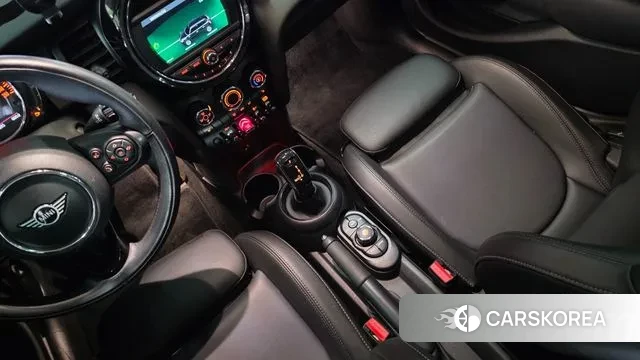 Mini Cooper D 2019 Светло-зеленый из Кореи, фото 5