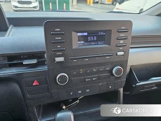 Hyundai Staria 2021 Белый из Кореи, фото 5