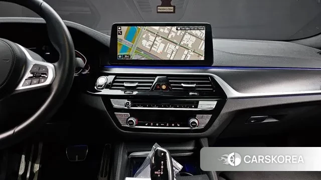 BMW 5 Series (G30) 2022 Черный из Кореи, фото 5