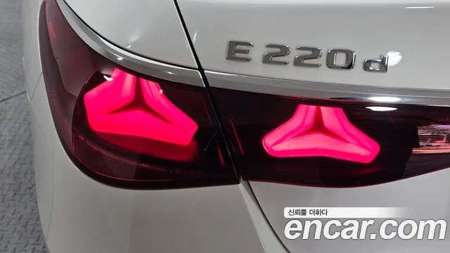 Mercedes-Benz E-Class W214 2024 Белый из Кореи, фото 5