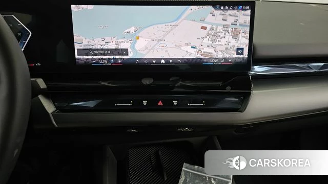 BMW 5 Series (G60) 2025 Белый из Кореи, фото 5