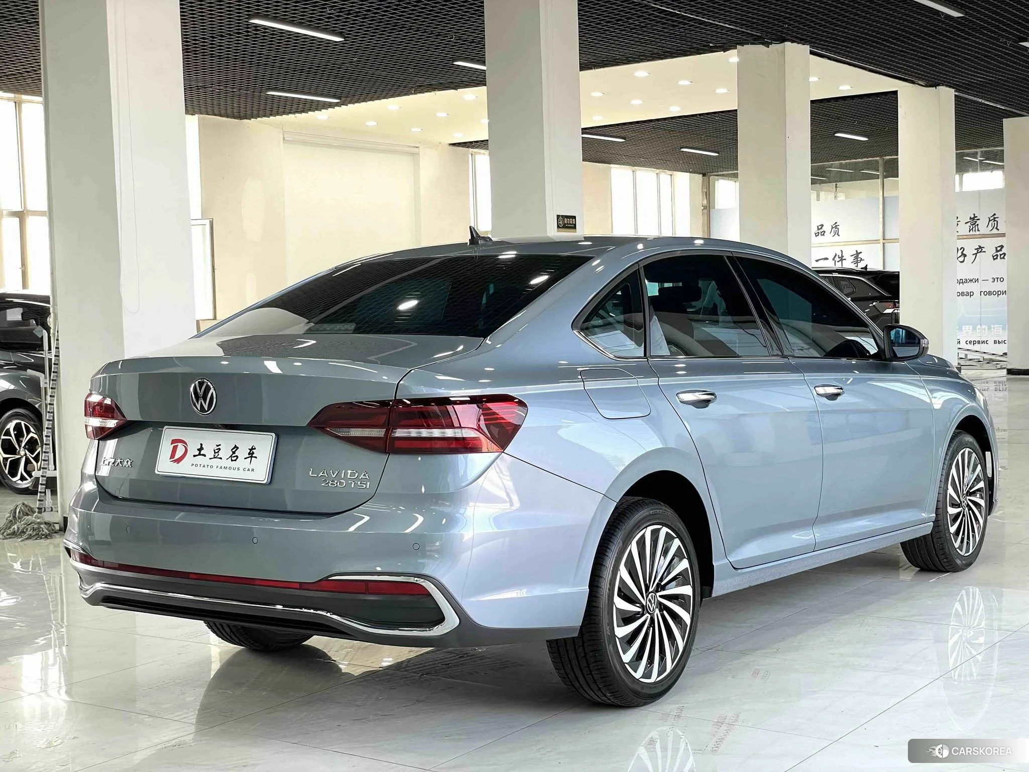 Volkswagen Lavida 2022 Синий из Китая, фото 5
