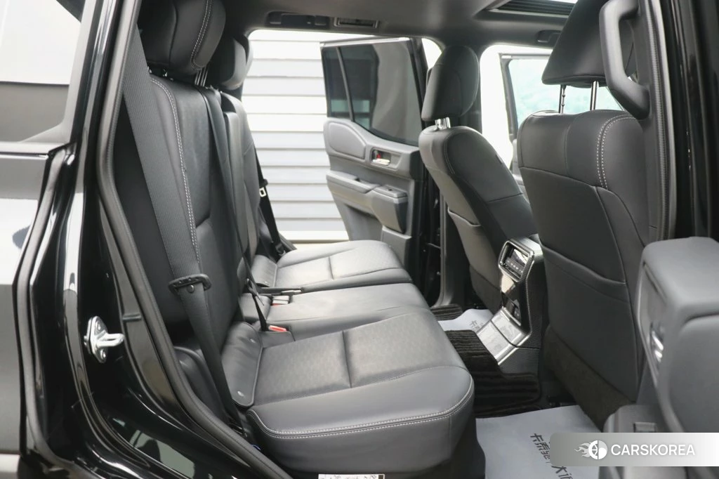 Toyota Prado 2026 Черный из Китая, фото 6