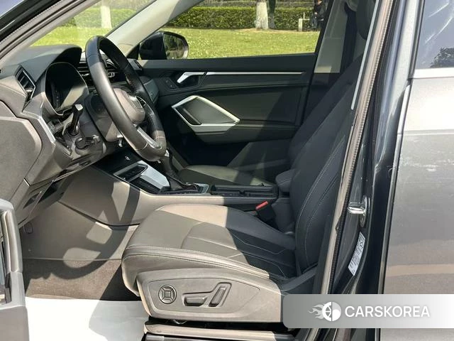 Audi Q3 2020 Темно-серый из Китая, фото 5