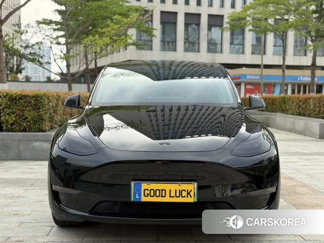 Tesla Model Y 2024 Черный из Китая, фото 5