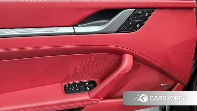 Porsche 911(992) 2024 Черный из Кореи, фото 5