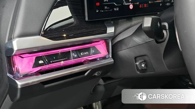 BMW 7 Series (G70) 2025 Черный из Кореи, фото 5