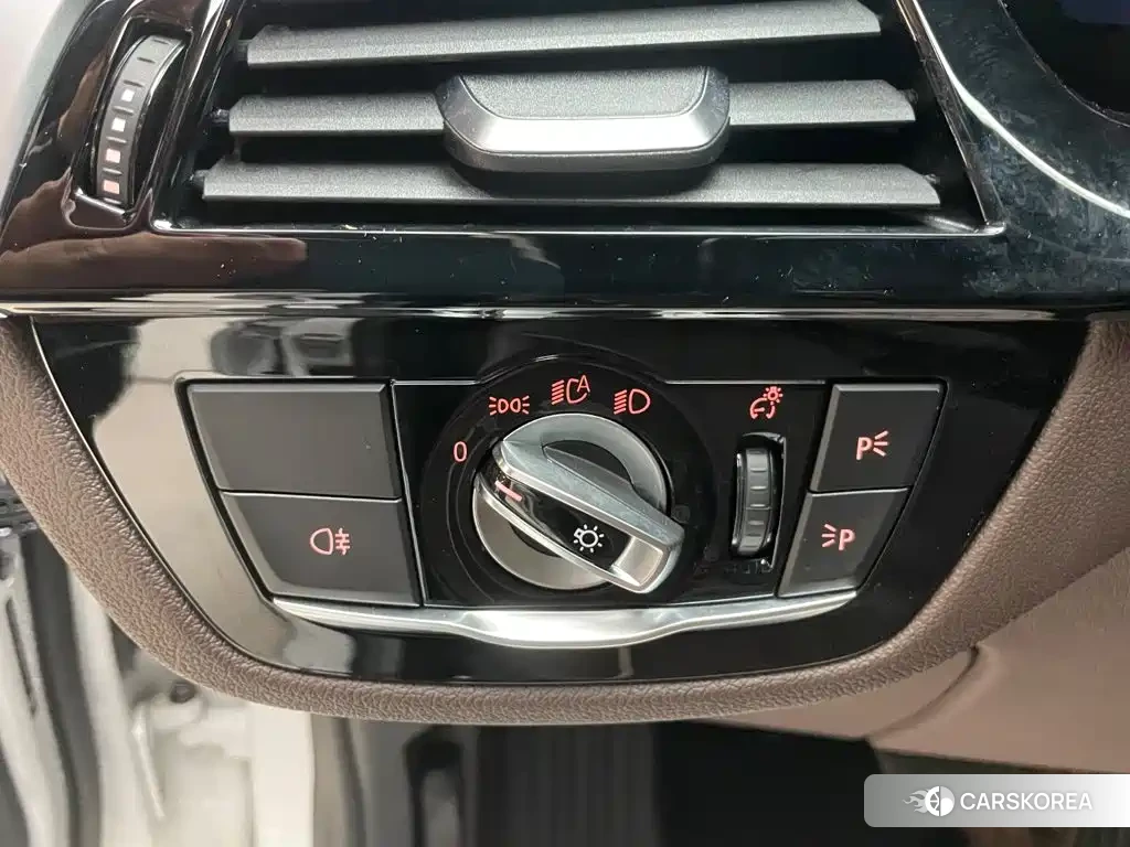 BMW 5 series 2021 Белый из Китая, фото 5