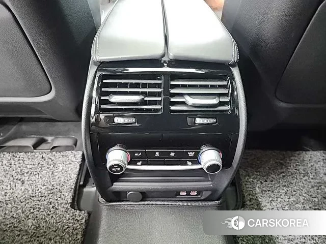 BMW 5 Series (G30) 2022 Белый из Кореи, фото 5