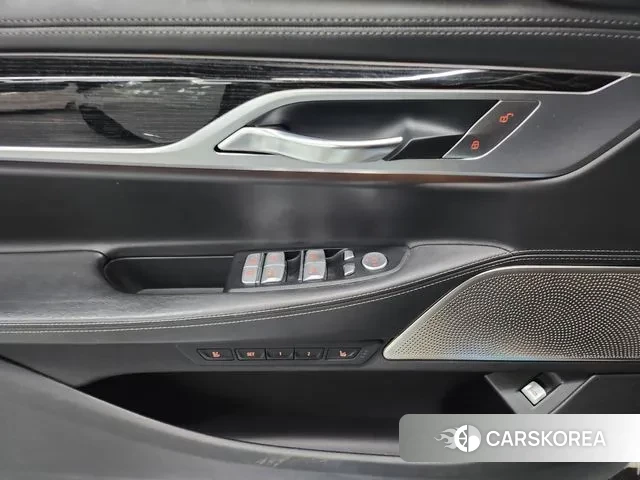 BMW 7 Series (G11) 2018 Белый из Кореи, фото 5