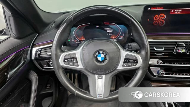 BMW 5 Series (G30) 2022 Белый из Кореи, фото 5