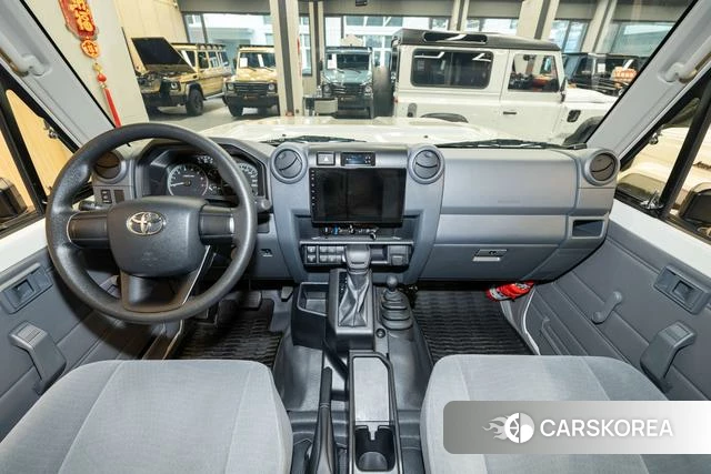 Toyota Land Cruiser 70 Series 2025 Белый из Китая, фото 5