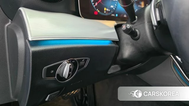Mercedes-Benz E-Class W213 2021 Черный из Кореи, фото 5