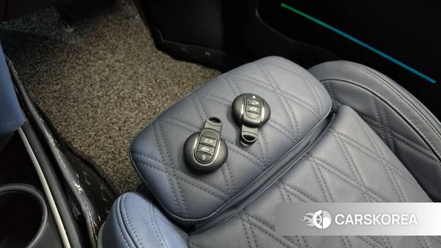 Mini Cooper S Countryman 2022 Серебристо-серый из Кореи, фото 5
