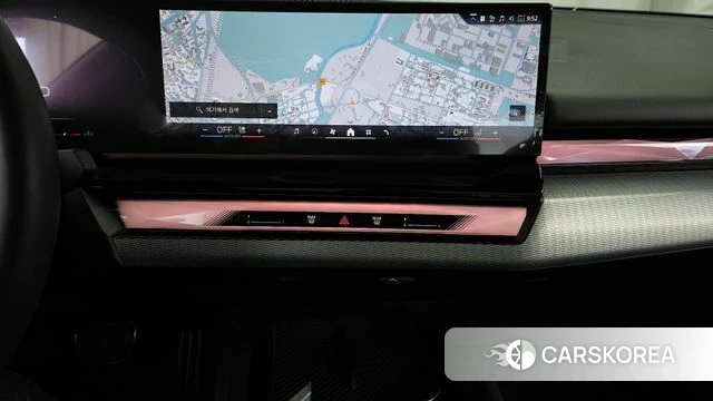 BMW 5 Series (G60) 2025 Черный из Кореи, фото 5