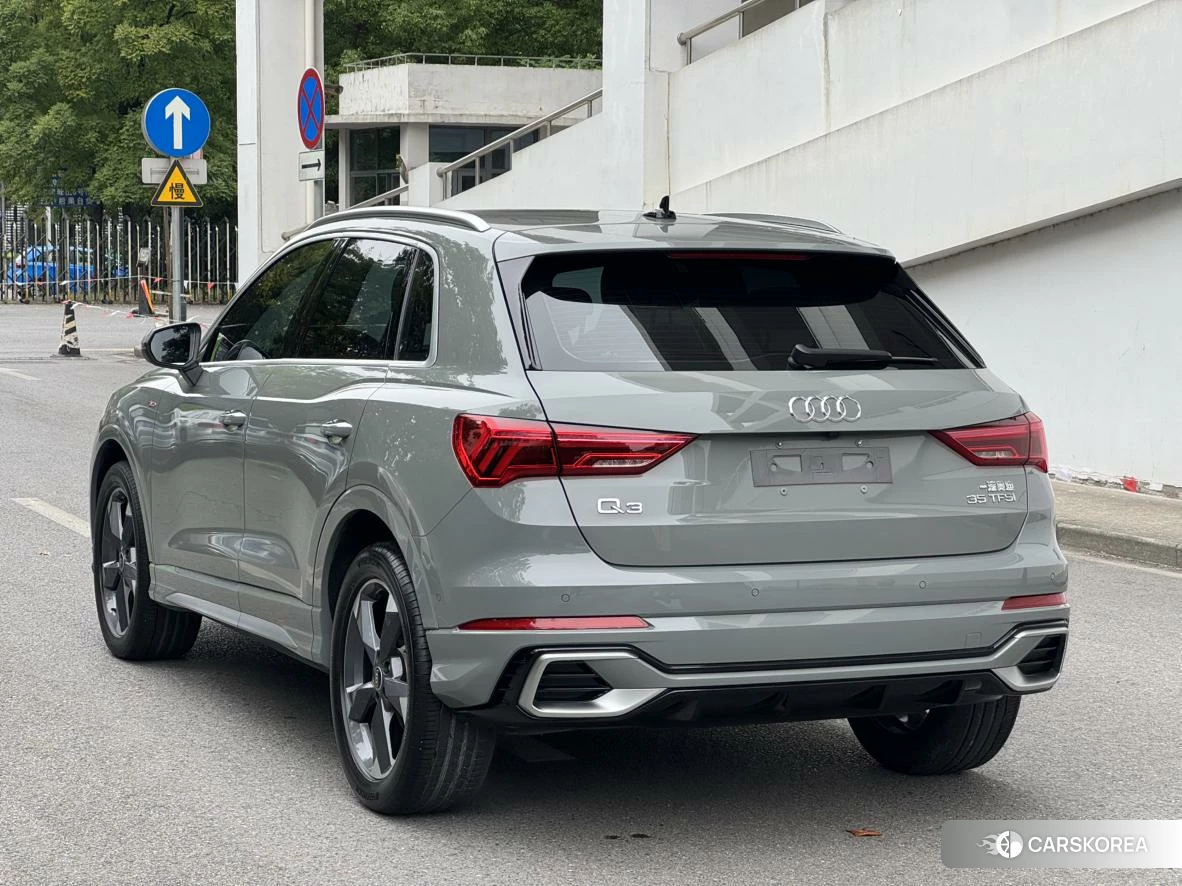 Audi Q3 2023 Темно-серый из Китая, фото 5