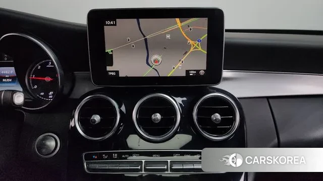 Mercedes-Benz C-Class W205 2018 Белый из Кореи, фото 5