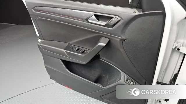 Volkswagen T-Roc 2021 Белый из Кореи, фото 5