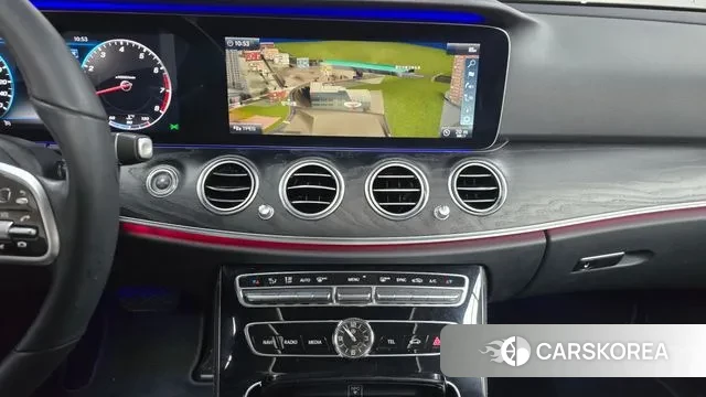 Mercedes-Benz E-Class W213 2019 Красный из Кореи, фото 5