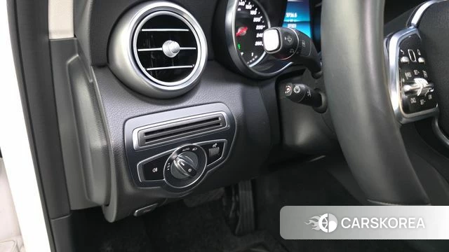 Mercedes-Benz C-Class W205 2020 Белый из Кореи, фото 5