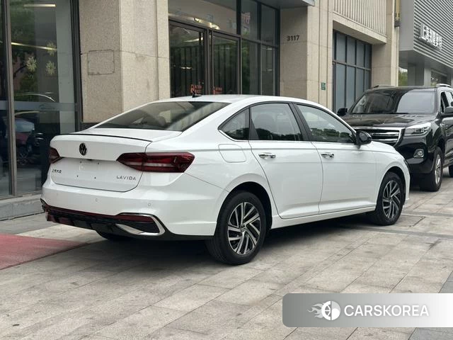 Volkswagen Lavida 2024 Белый из Китая, фото 5