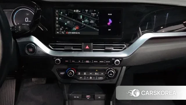 Kia Niro Plus 2022 Белый из Кореи, фото 5