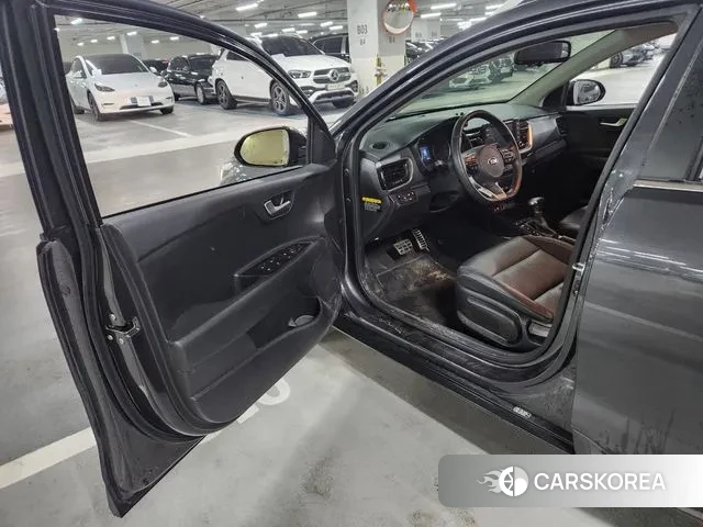 Kia Stonic 2018 Серый из Кореи, фото 5